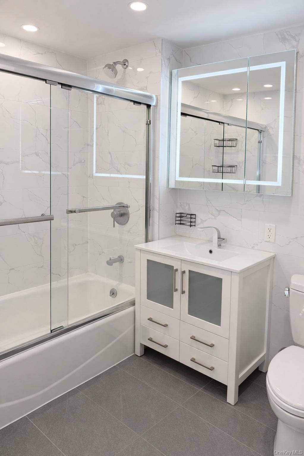 52-16 Roosevelt AVE #2C, Woodside, NY 11377