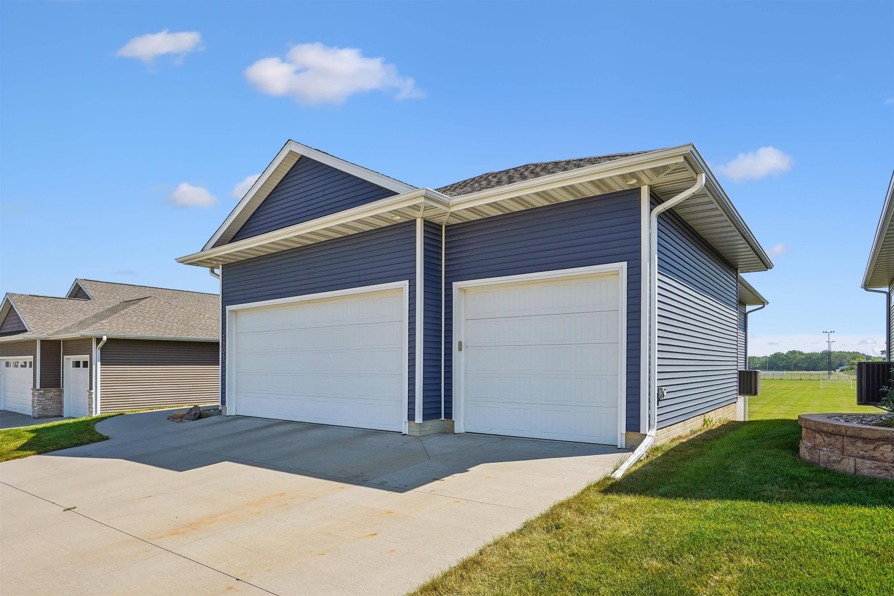 1305 SE 1st ST, Waverly, IA 50677