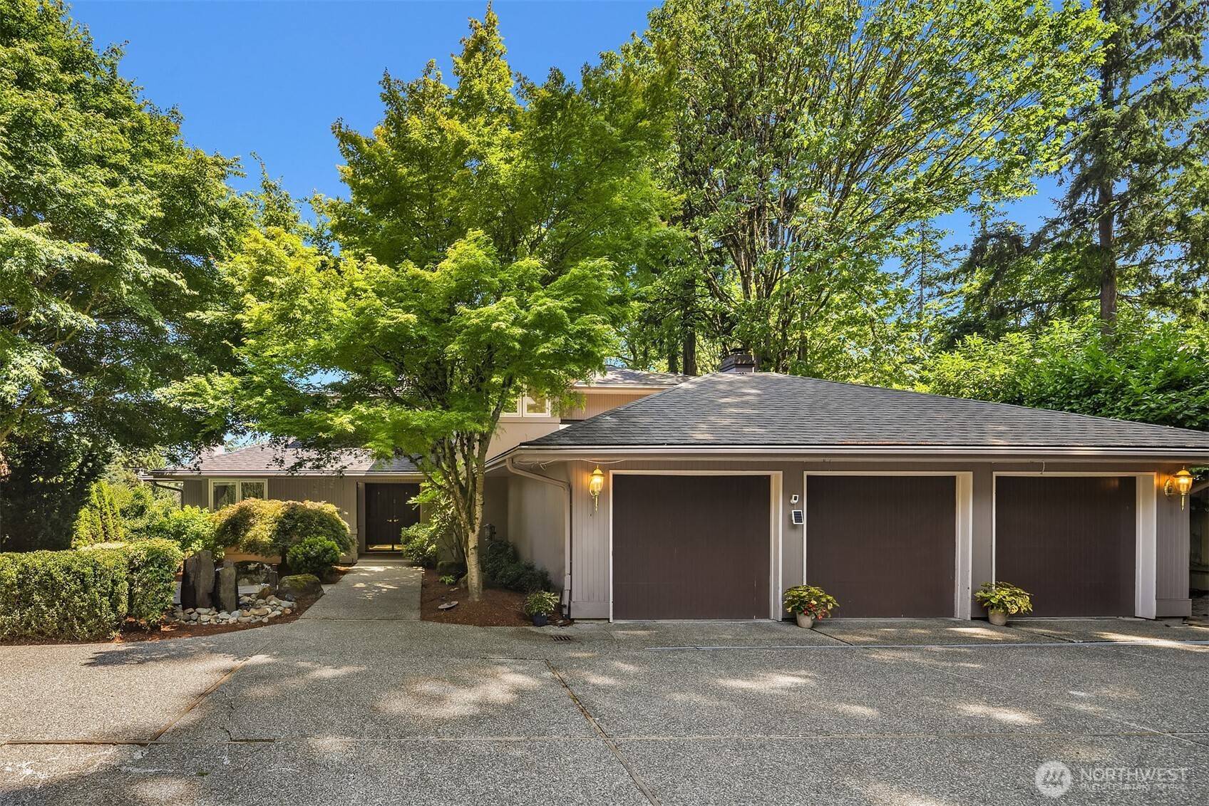 7066 92nd AVE SE, Mercer Island, WA 98040