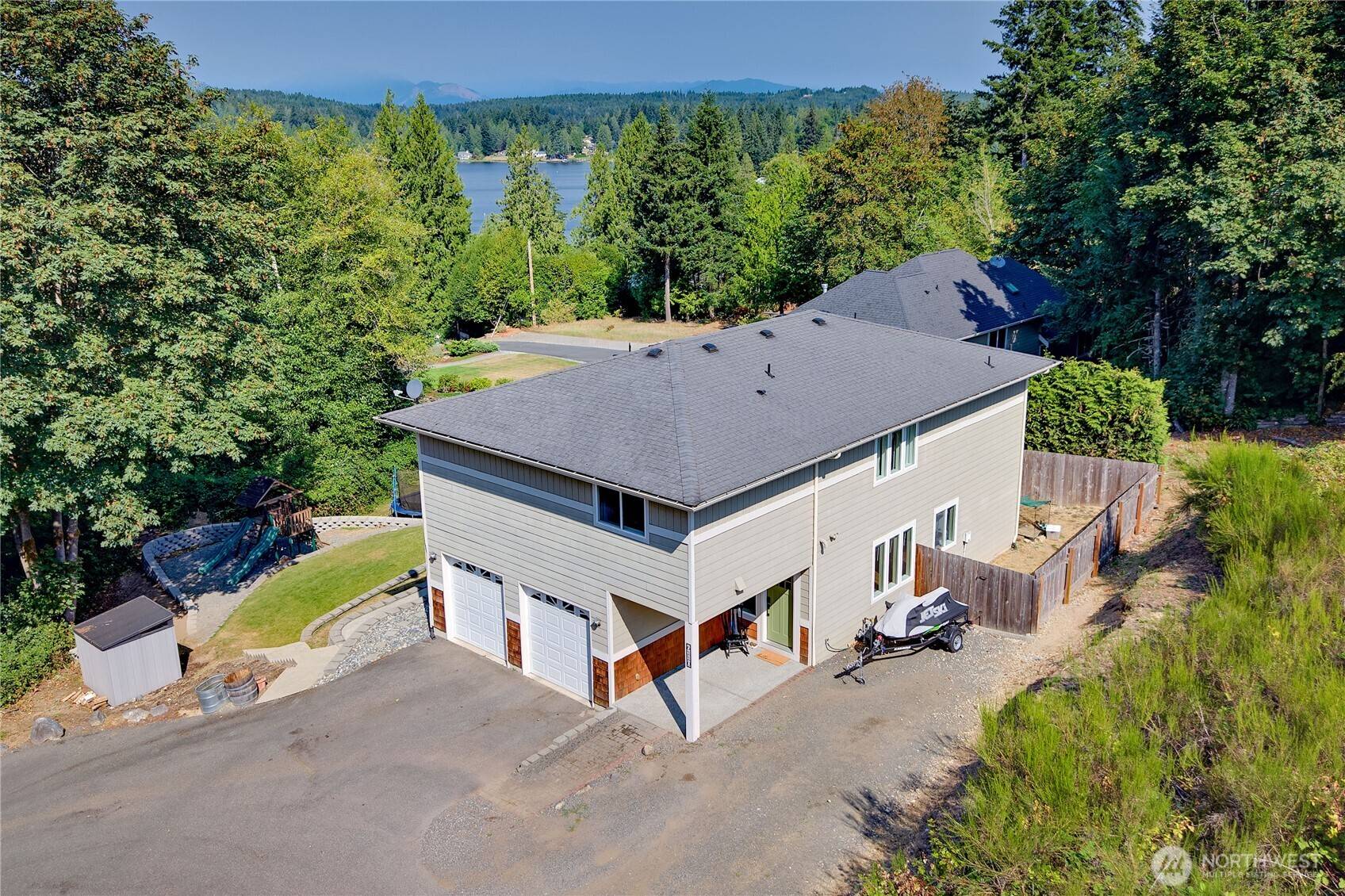 6110 Lakemont LN, Bremerton, WA 98312