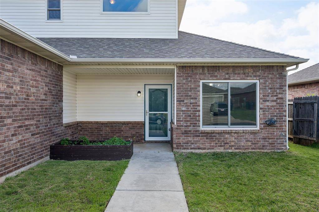 2812 Sunberry WAY, Yukon, OK 73099