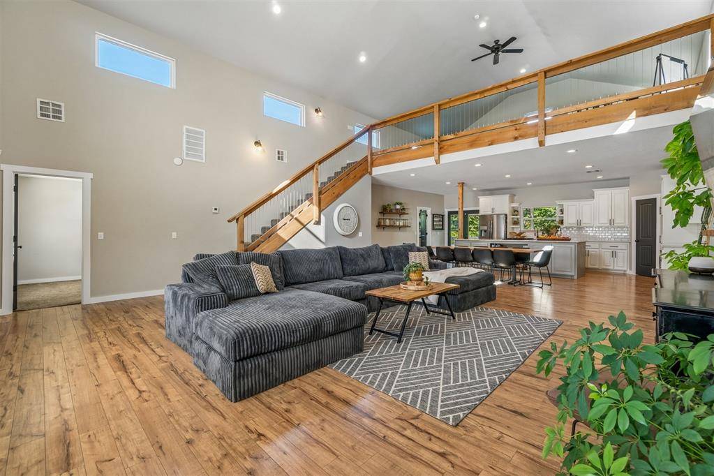 104875 S 3520 RD, Prague, OK 74864
