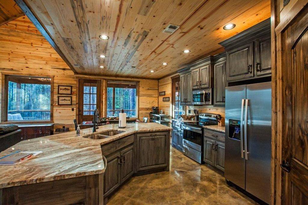 322 Oak Stone LN, Broken Bow, OK 74728