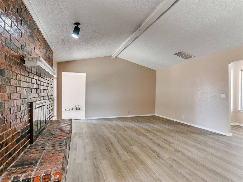 1016 S Neptune RD, Edmond, OK 73003
