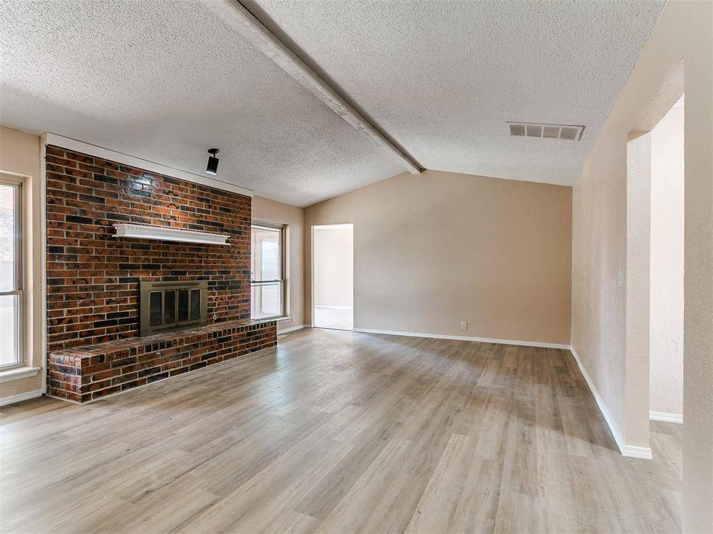 1016 S Neptune RD, Edmond, OK 73003