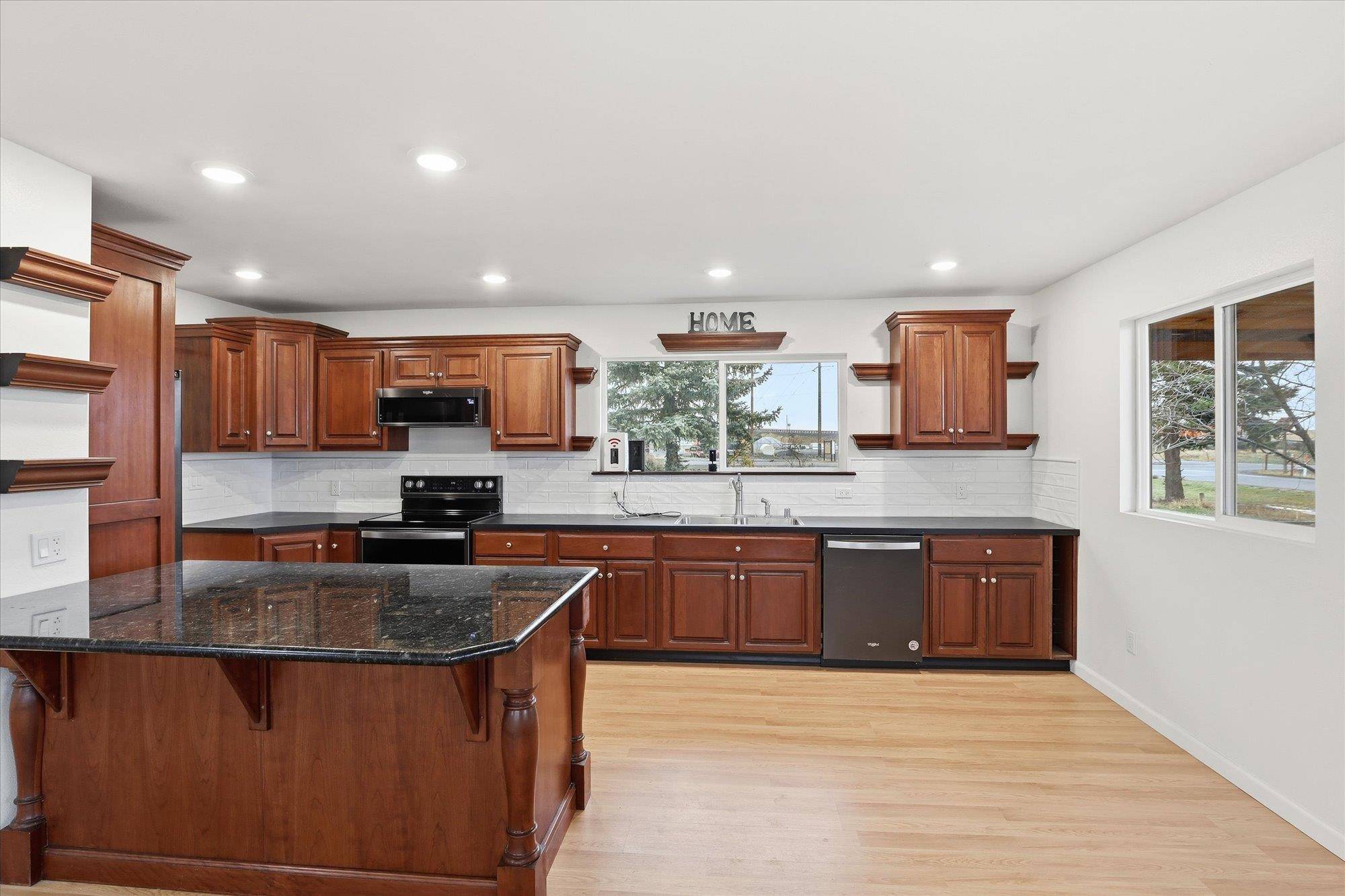 50 Sinclair St, Davenport, WA 99122