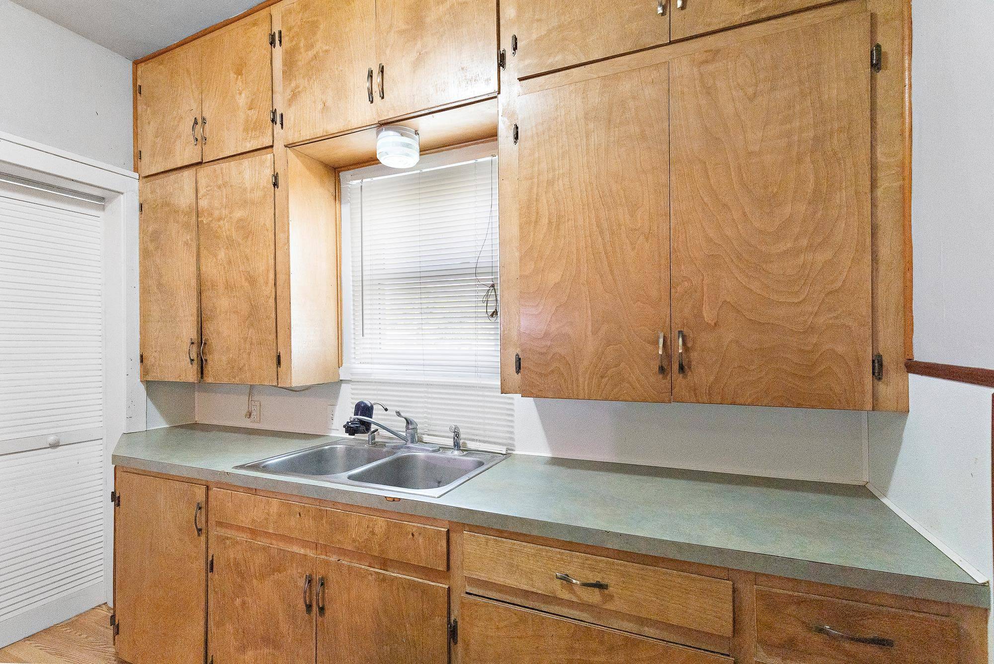 96 N Sedgwick Ave, Haven, KS 67543
