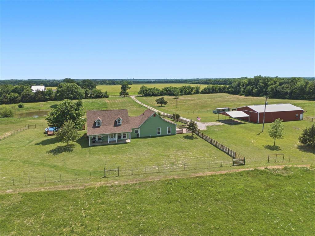 643 CR 2992, Windom, TX 75492