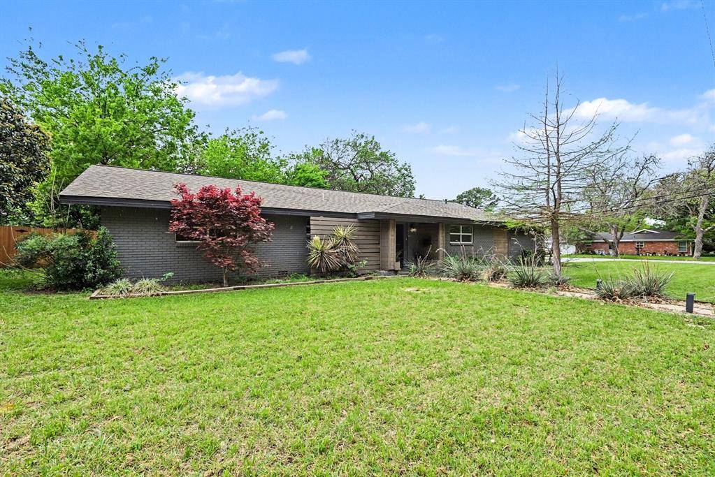 4241 Whitfield Avenue, Fort Worth, TX 76109