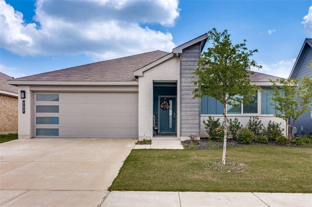 737 Trinity Park Trail, Alvarado, TX 76009