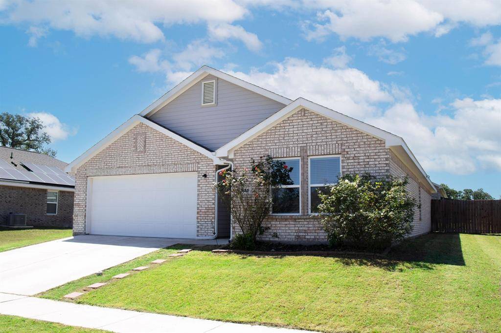 920 Avagail Avenue, Springtown, TX 76082