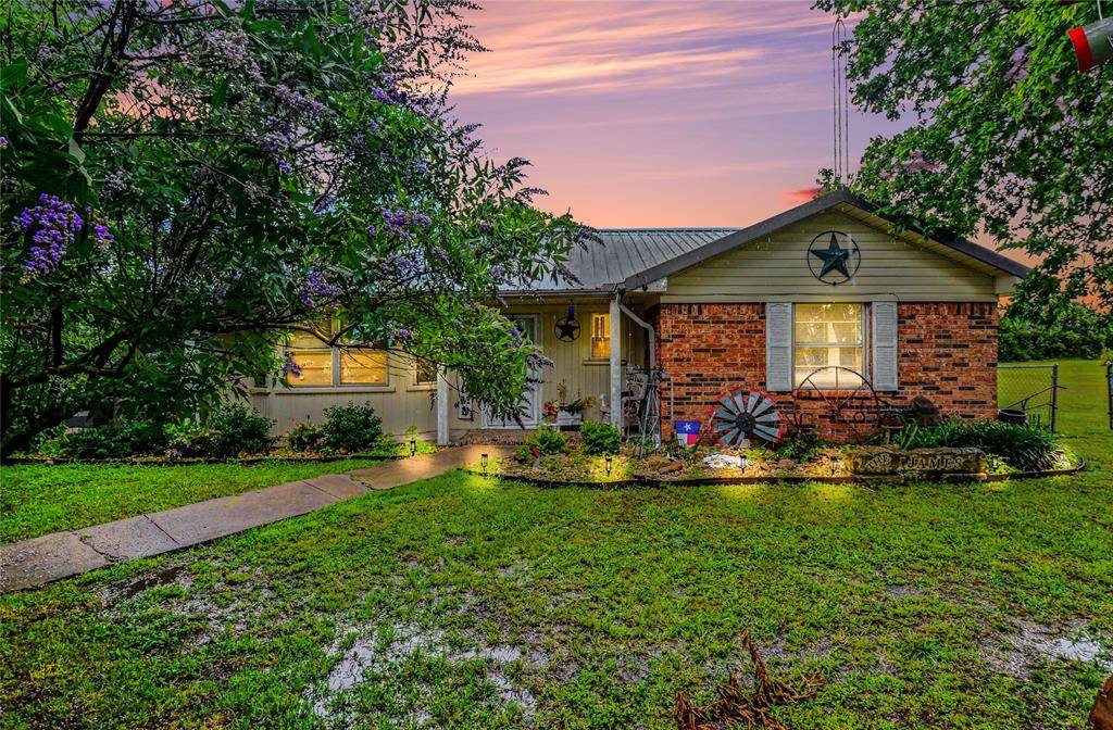 2382 N FM 1743 Road, Windom, TX 75492