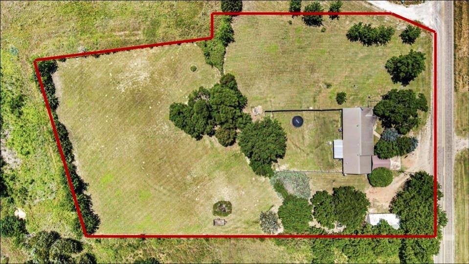2382 N FM 1743 Road, Windom, TX 75492
