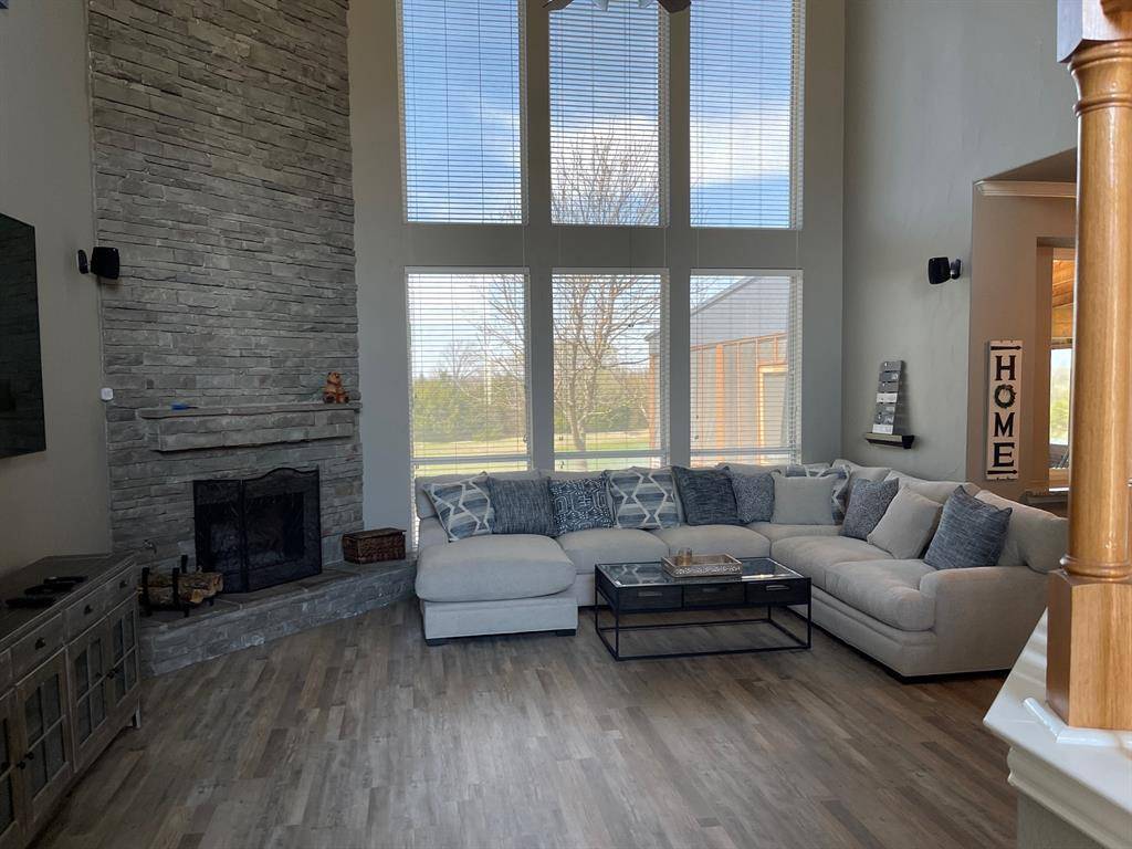 930 Lakeridge Drive, Lavon, TX 75166
