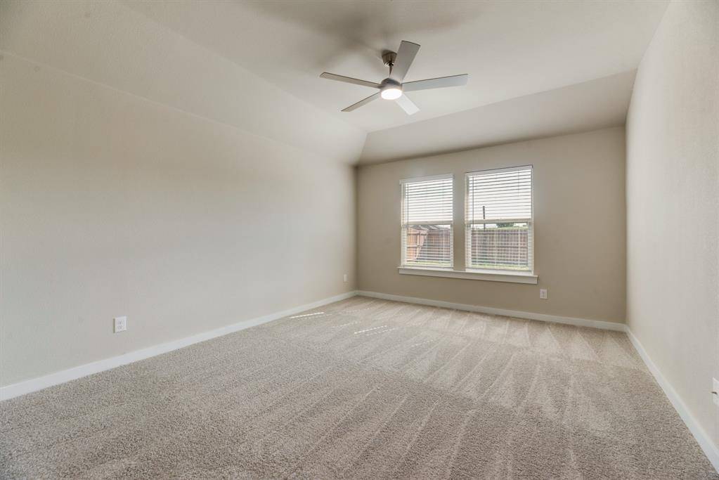 820 Lakeview Drive, Alvarado, TX 76009