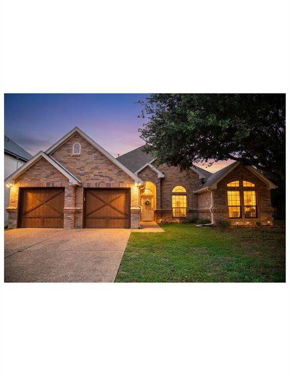 7416 Rolling Hills Drive, Benbrook, TX 76126