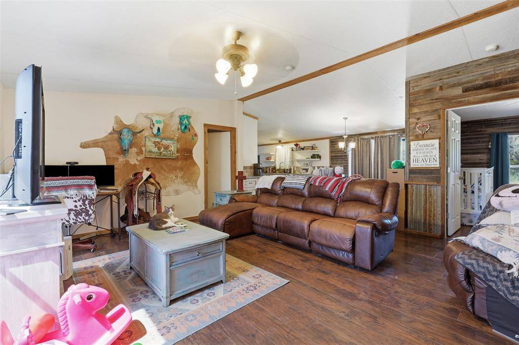 9132 Windmill Court W, Cleburne, TX 76033