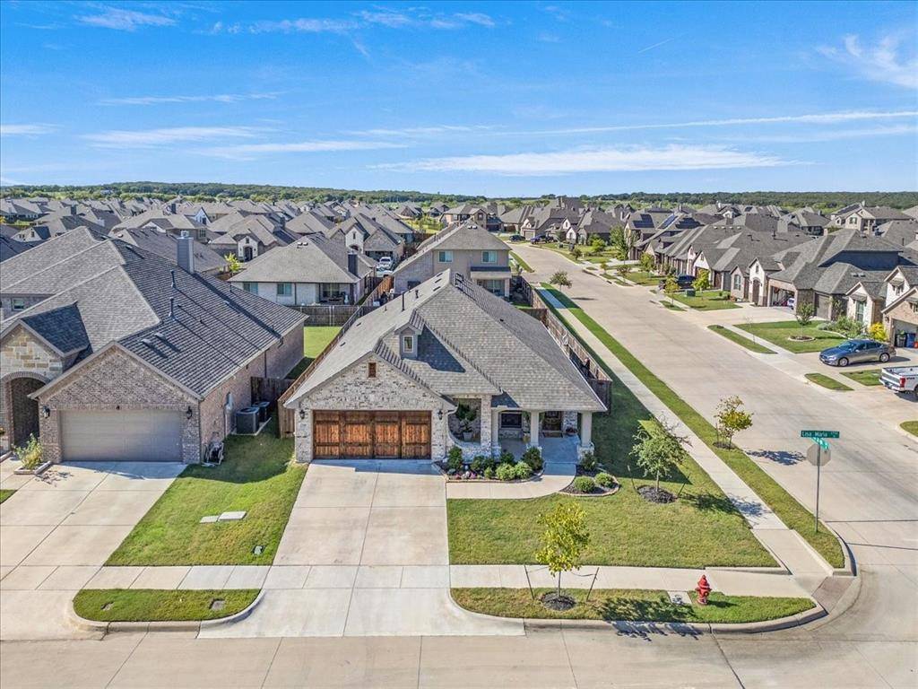 2740 LISA MARIA Street, Burleson, TX 76028