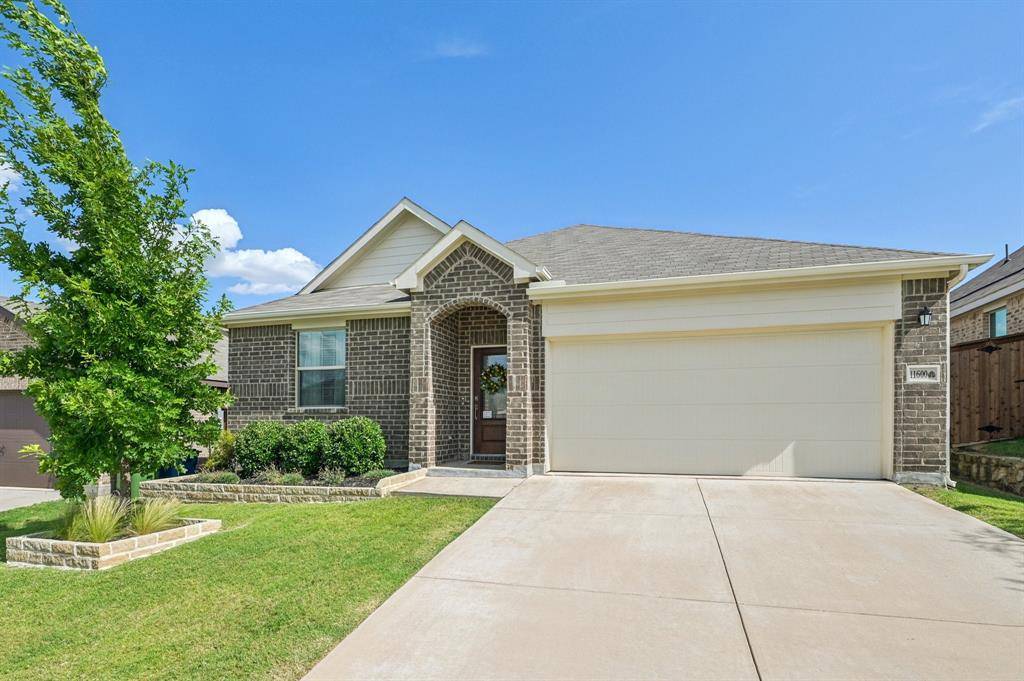 11600 Silver Queen Drive, Aubrey, TX 76227