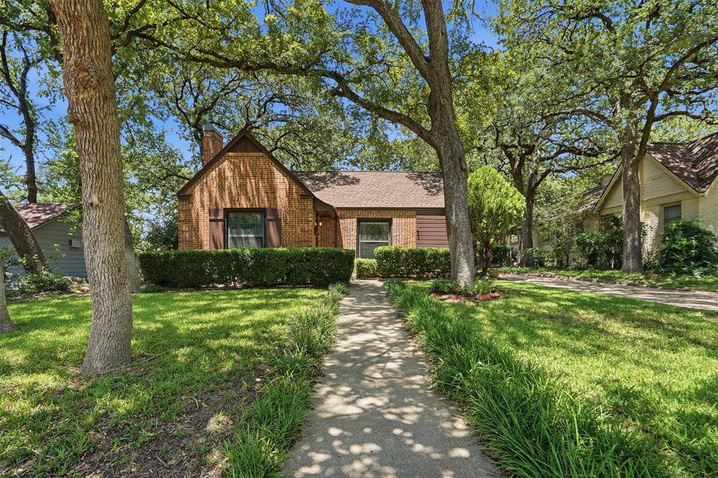 2113 Yucca Avenue, Fort Worth, TX 76111