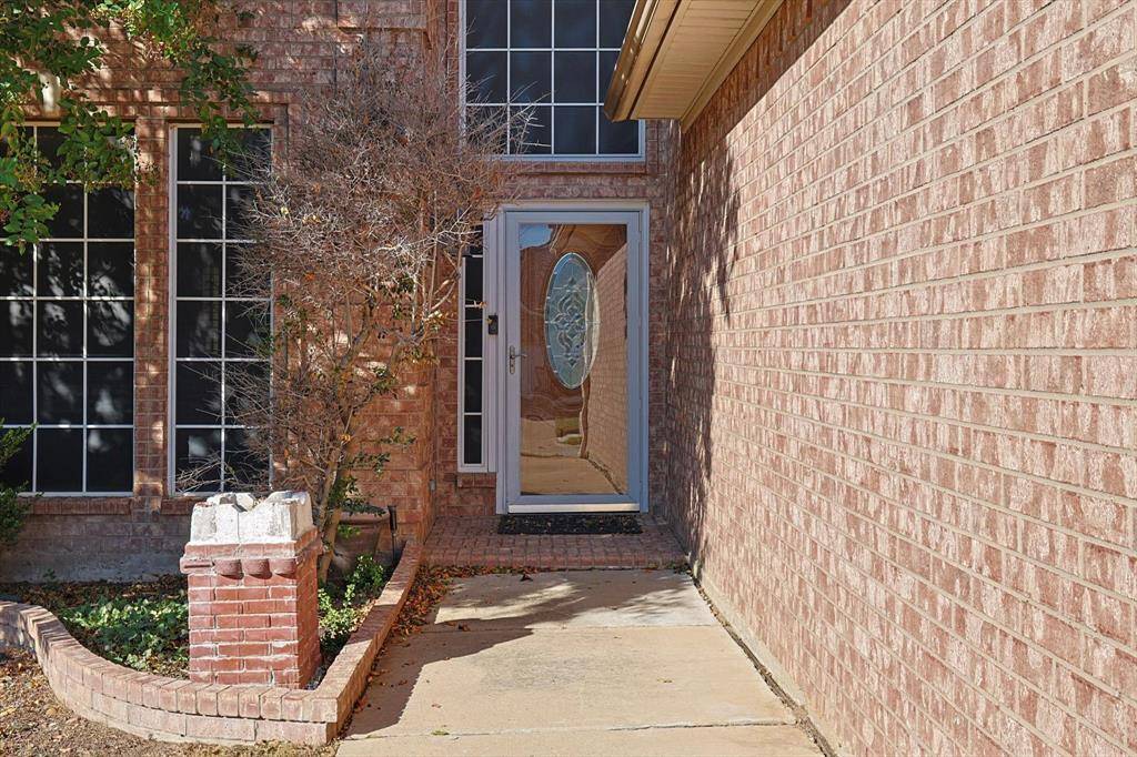 8837 Sunset Trace Drive, Fort Worth, TX 76244
