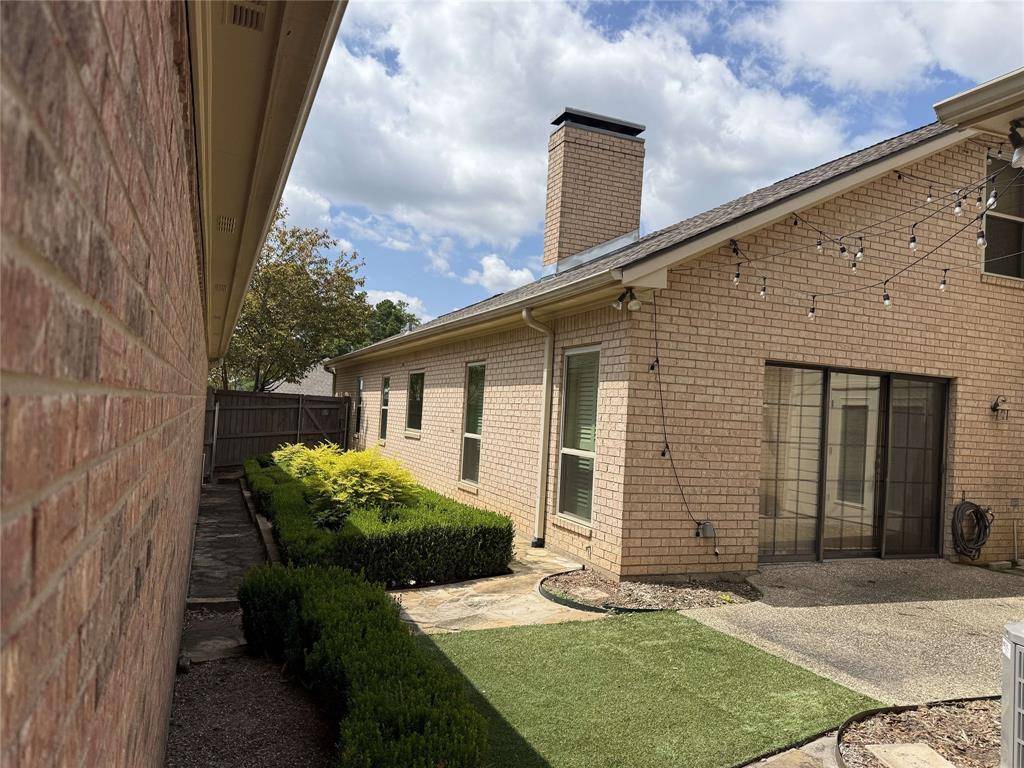 1116 Oak Garden Circle, Tyler, TX 75703