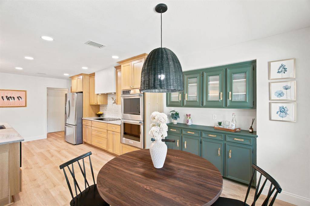 835 Cross Timbers Drive, Double Oak, TX 75077