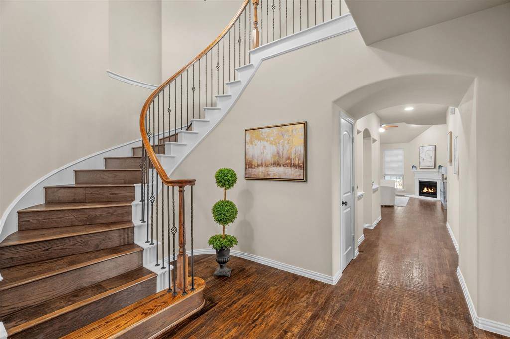 2800 Cole Castle Drive, Lewisville, TX 75056