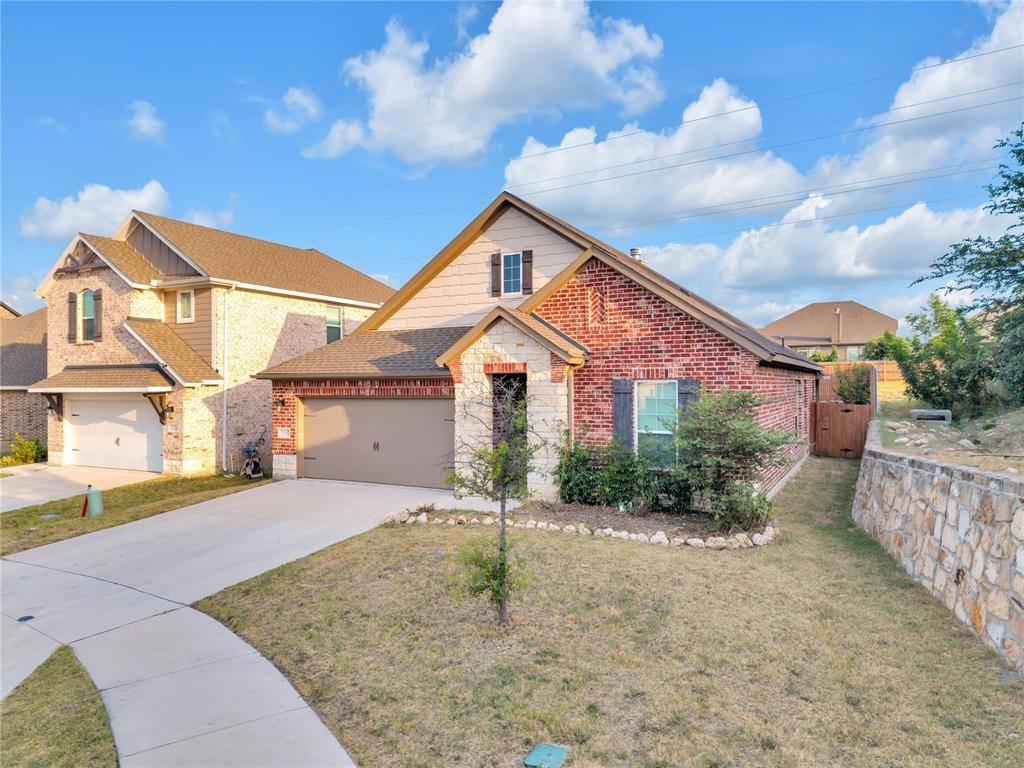 7337 Howling Coyote Lane, Fort Worth, TX 76131