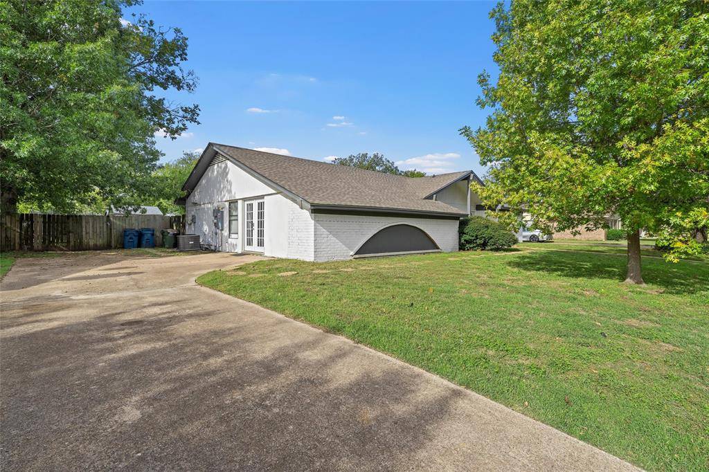 129 Texas Avenue, Hewitt, TX 76643