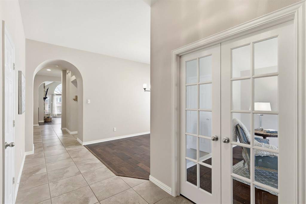 1124 Wilson Drive, Lantana, TX 76226
