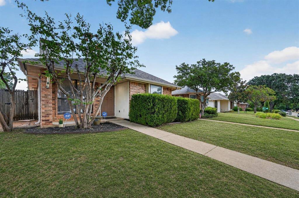 753 Red Oak Drive, Lewisville, TX 75067