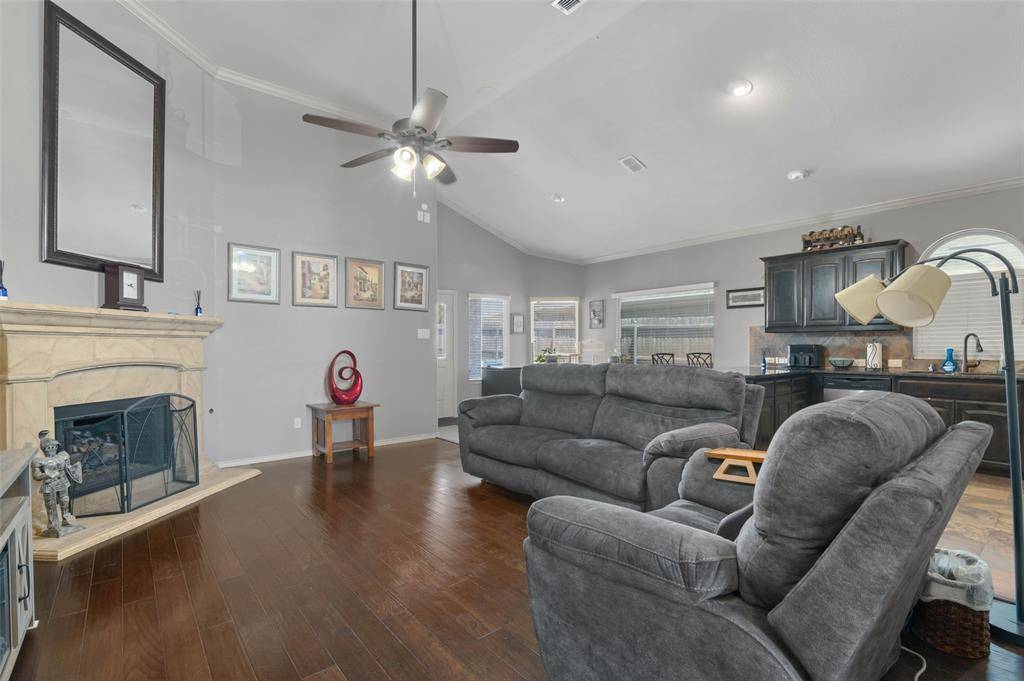 5813 Longmont Drive, Denton, TX 76208