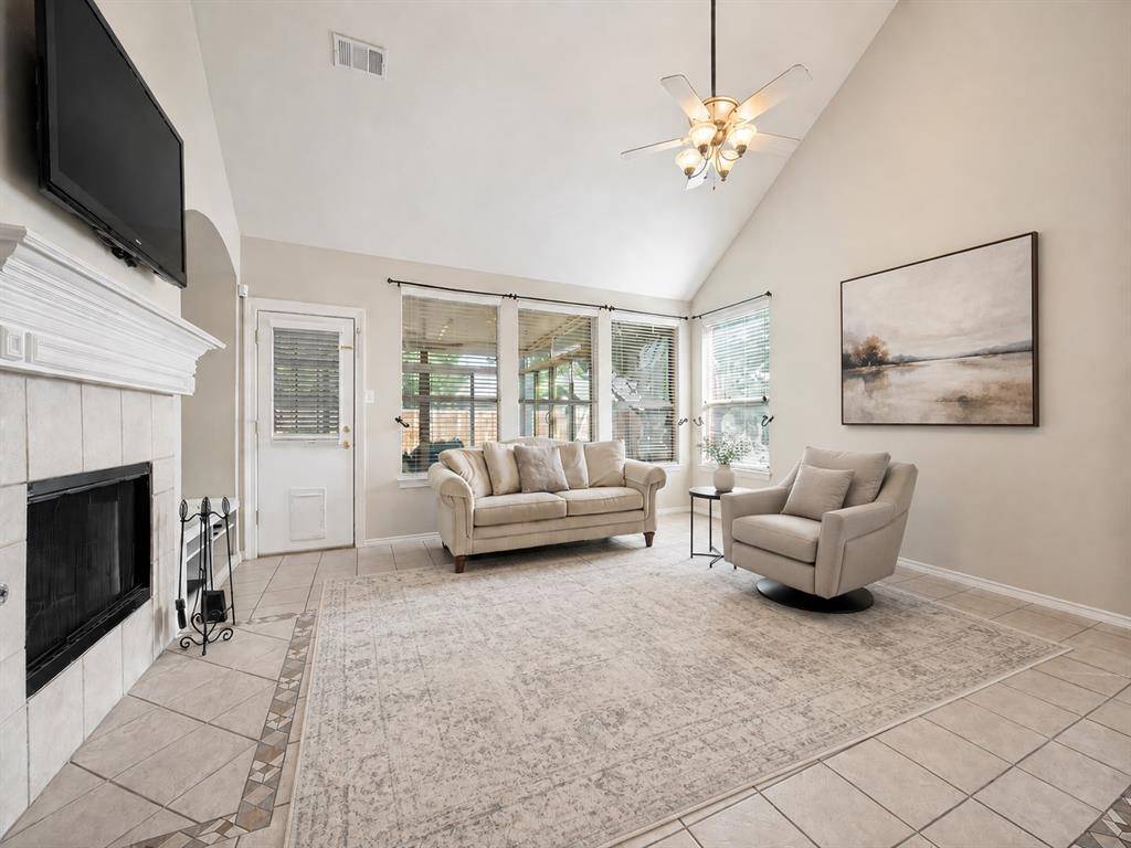 4205 Creek Falls Drive, Corinth, TX 76208
