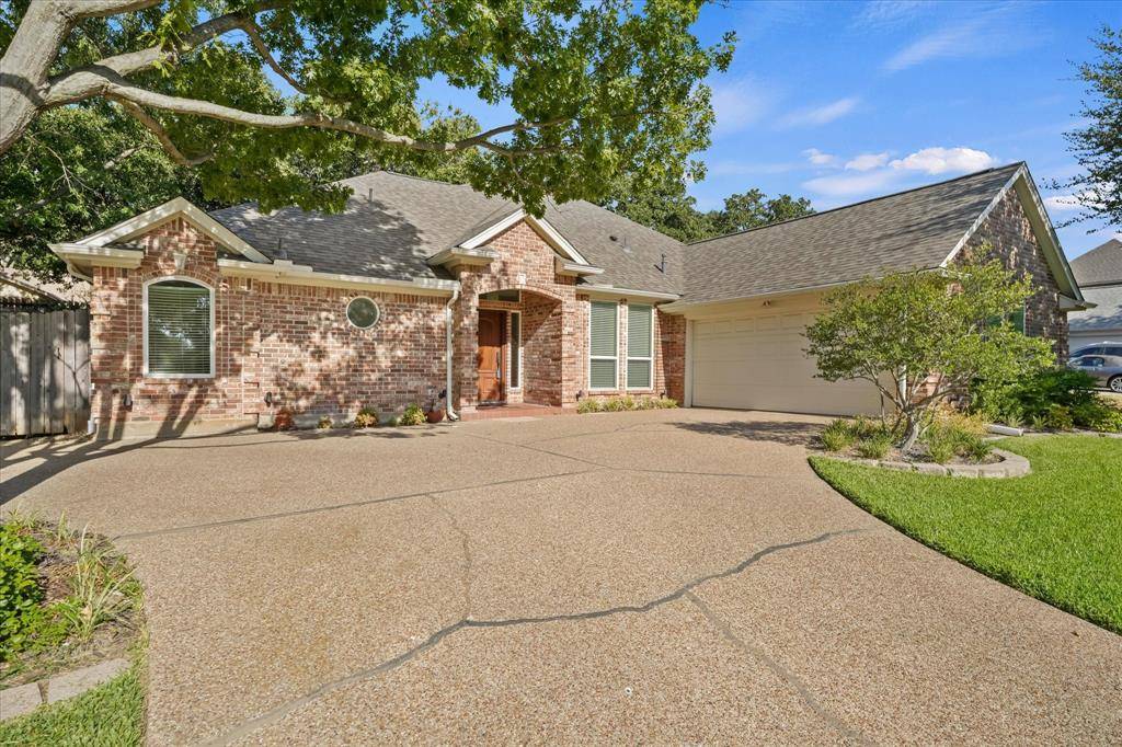 2817 Naples Drive, Hurst, TX 76054