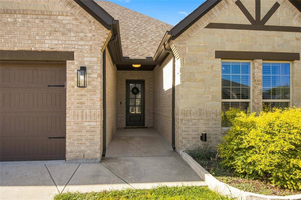 713 Chaparral Road, Sanger, TX 76266