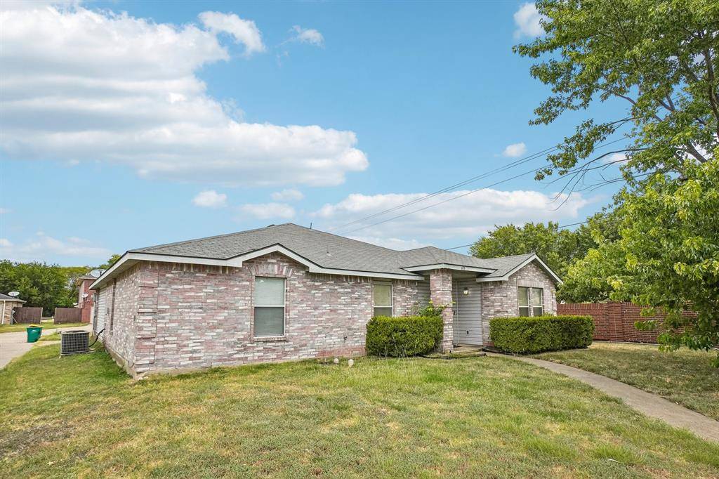 659 Pondview Drive, Cedar Hill, TX 75104