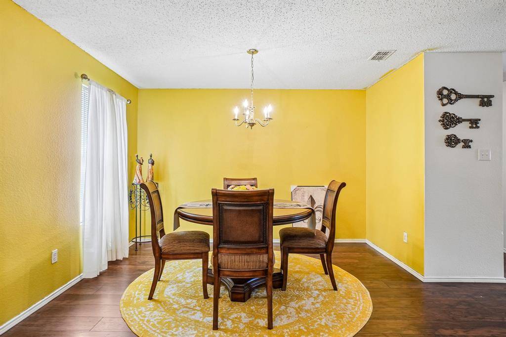 659 Pondview Drive, Cedar Hill, TX 75104