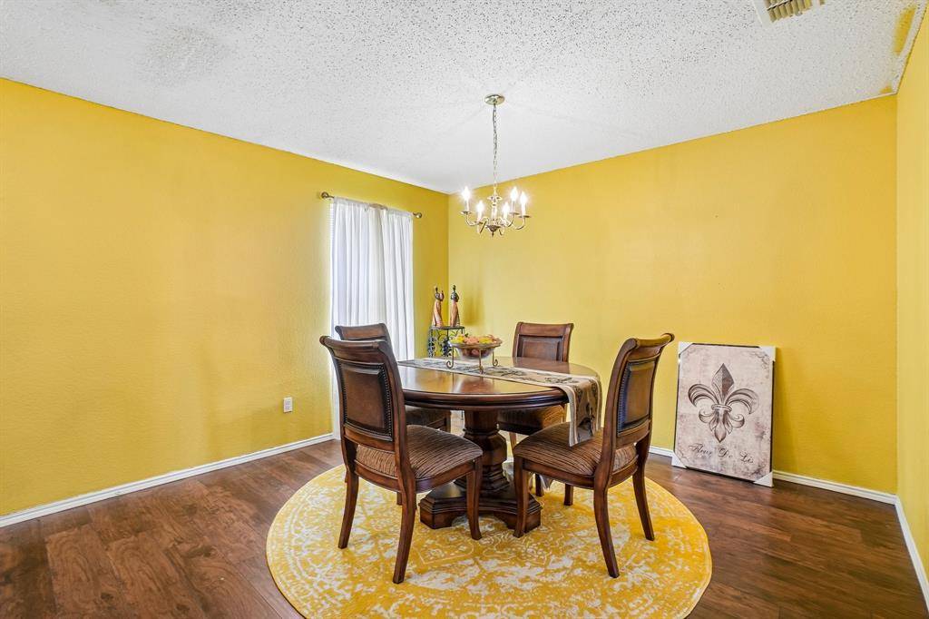 659 Pondview Drive, Cedar Hill, TX 75104