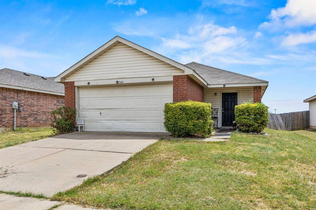 1344 Castle Ridge Road, Fort Worth, TX 76140