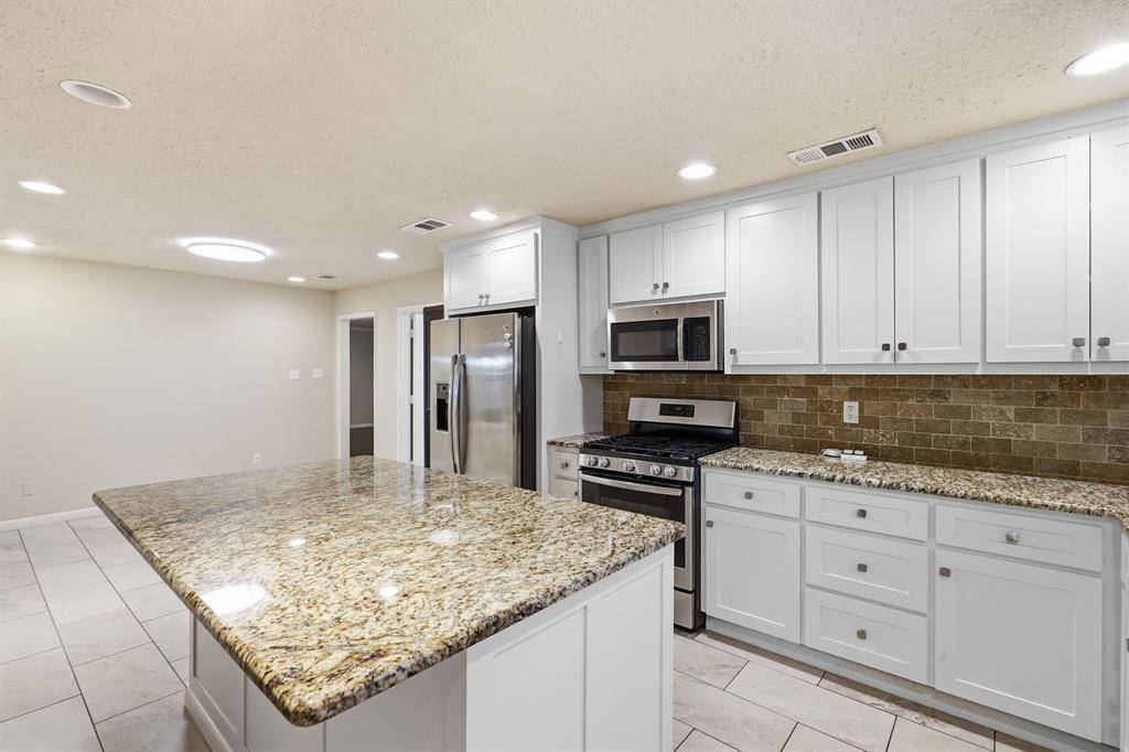 5708 Sunset Road, Westworth Village, TX 76114