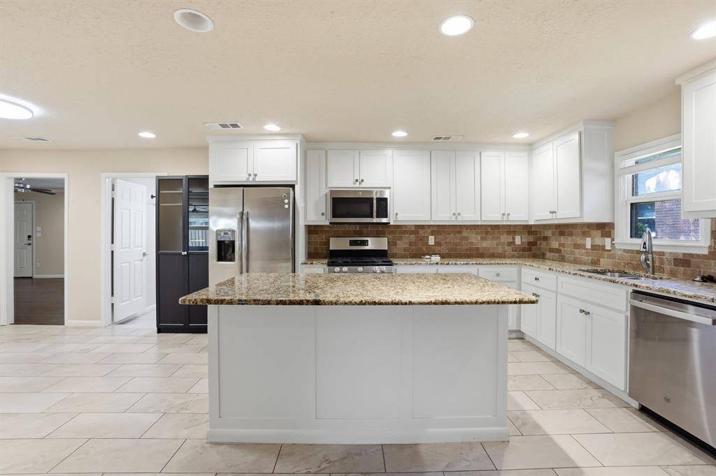 5708 Sunset Road, Westworth Village, TX 76114