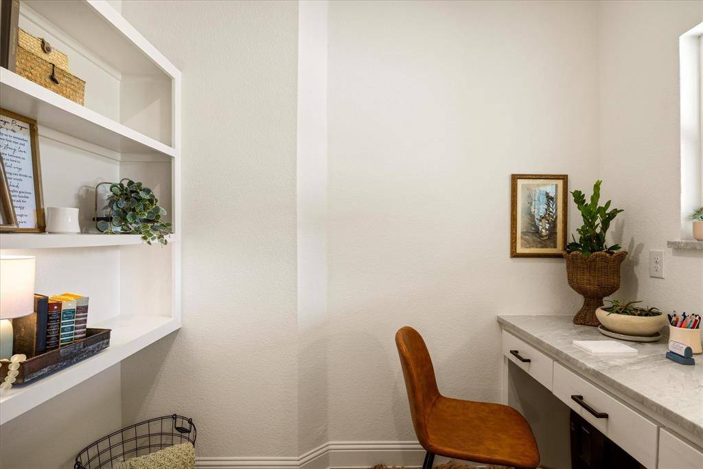 5507 Stonegate Circle, Granbury, TX 76048