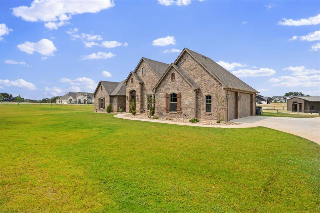 460 Royal Santana Run, Weatherford, TX 76087