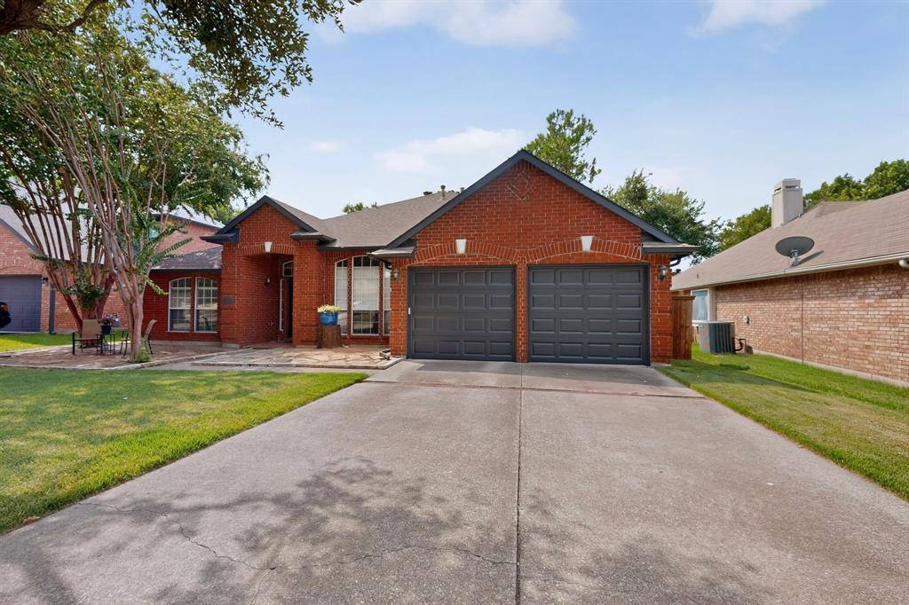 605 Oak Hollow Lane, Flower Mound, TX 75028