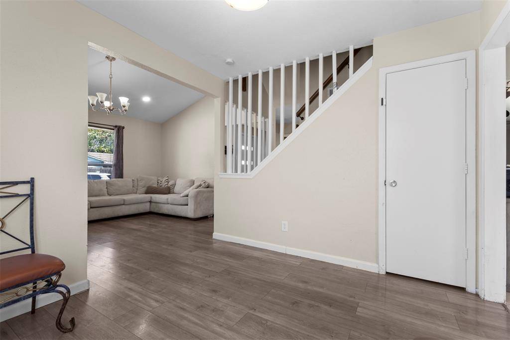 1309 Glenwood Street, Grand Prairie, TX 75052