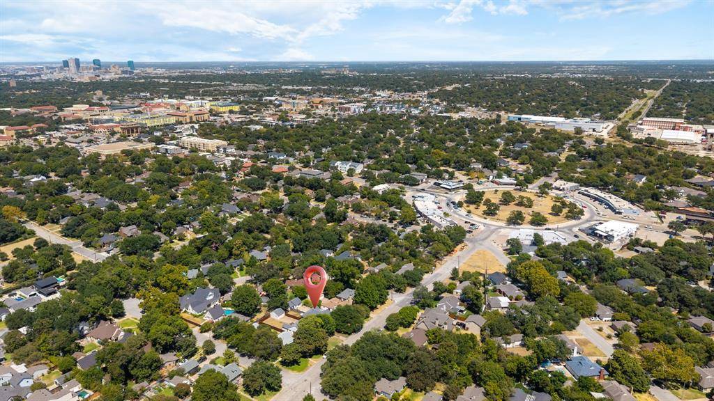 3208 W Biddison Street, Fort Worth, TX 76109