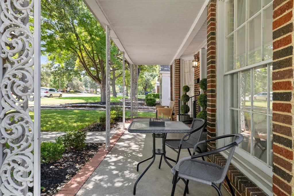 3208 W Biddison Street, Fort Worth, TX 76109