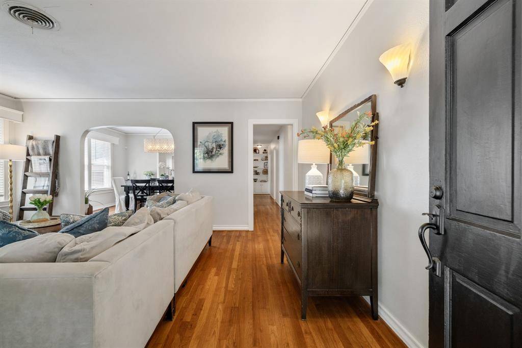 3208 W Biddison Street, Fort Worth, TX 76109