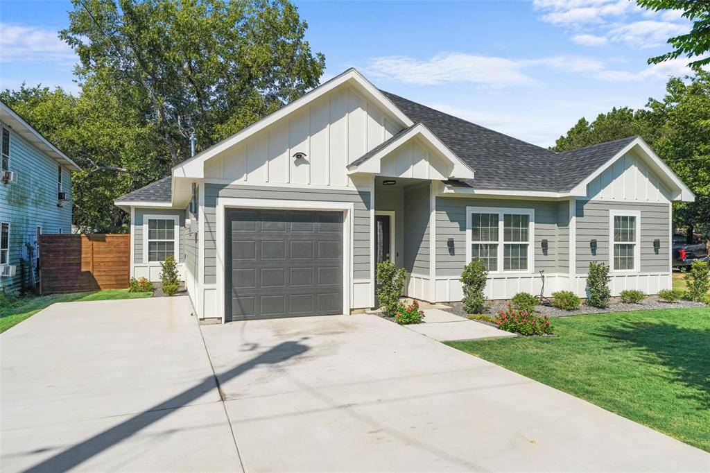 300 S 5th Street, Crandall, TX 75114
